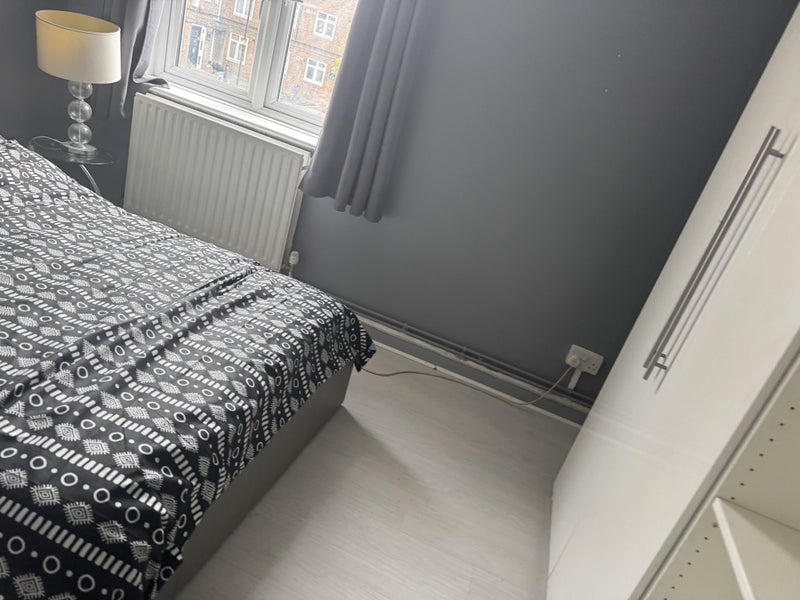 Room Brixton Road in Greater London