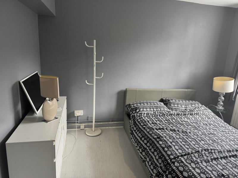 Room Brixton Road in Greater London