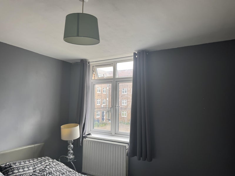 Room Brixton Road in Greater London