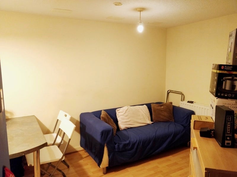 Room Couper Street in Glasgow