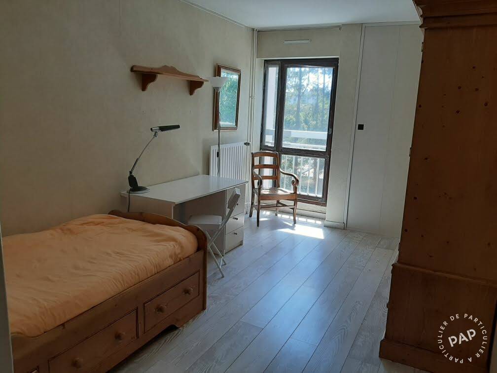 Room Rond-Point Pré-Yvelines in Élancourt