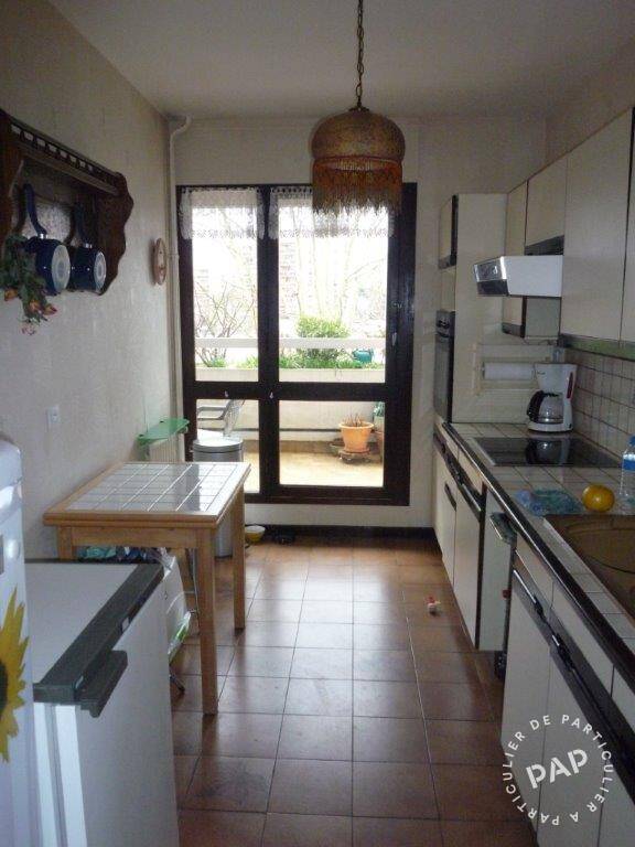 Room Rond-Point Pré-Yvelines in Élancourt