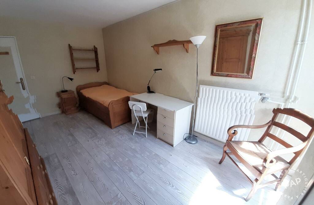 Room Rond-Point Pré-Yvelines in Élancourt