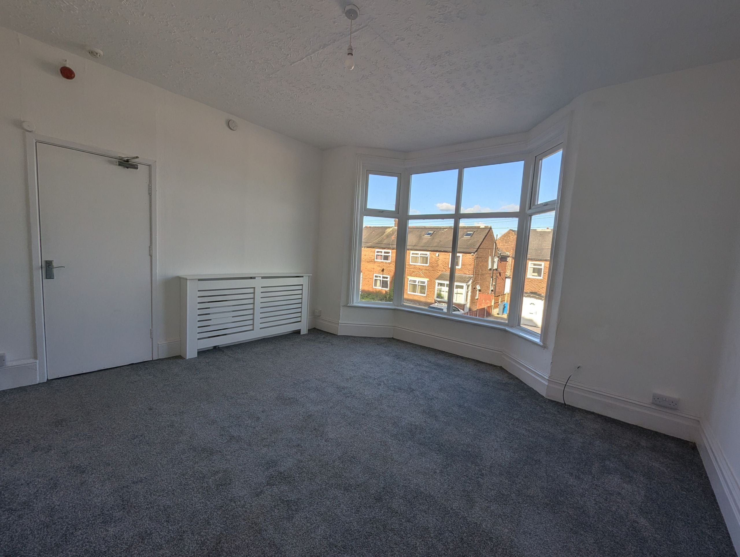 Flat Hermitage Road in Manchester