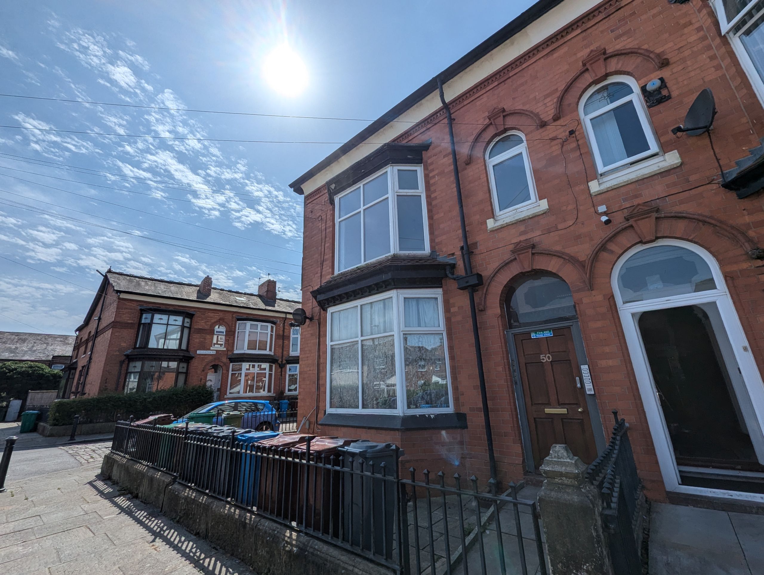 Flat Hermitage Road in Manchester