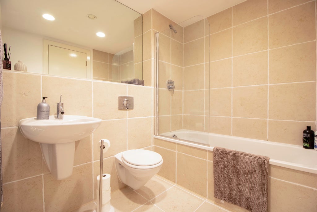 Flat West Point in Leeds