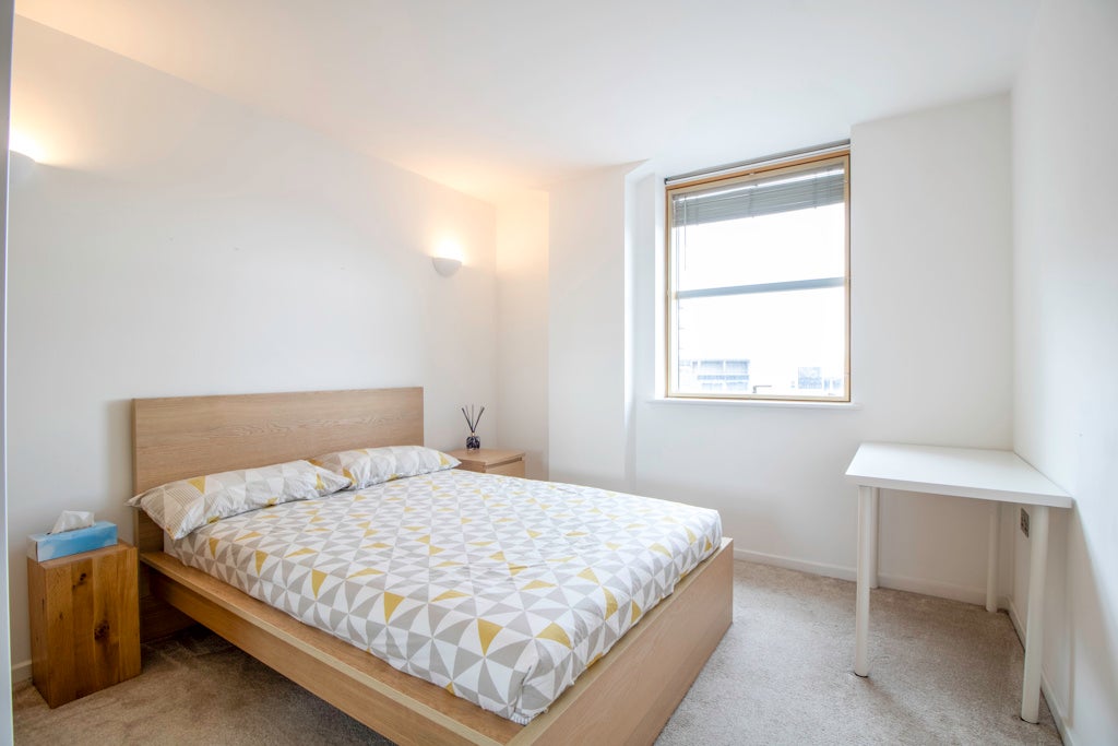 Flat West Point in Leeds