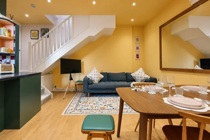 House Ashby Street in Greater London