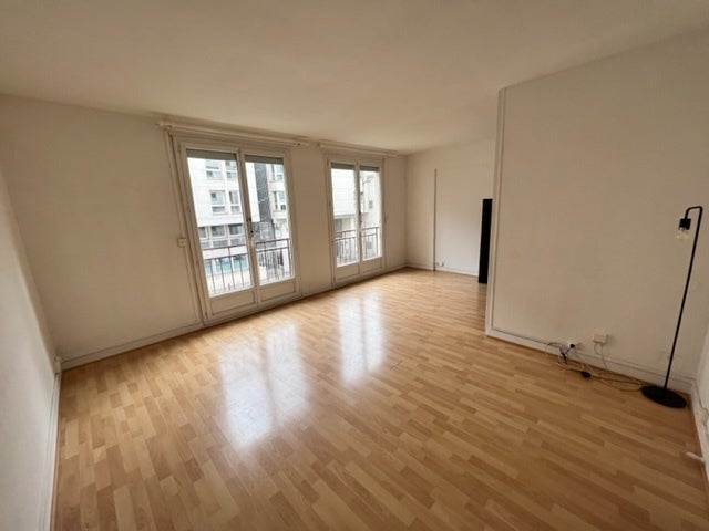Appartement Rue du Sergent Bauchat à Paris