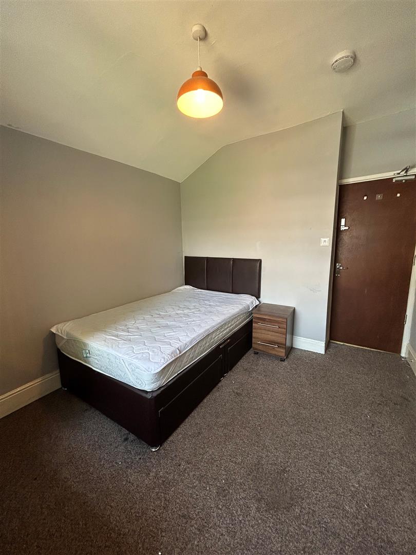 Room St Thomas Road in Derby