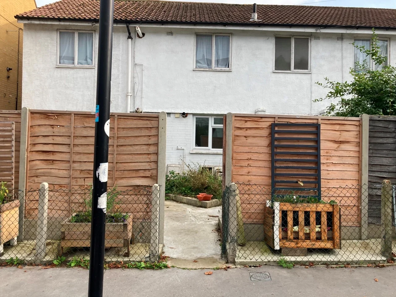 Flat Holmesdale Road in Greater London