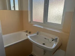 Flat Holmesdale Road in Greater London
