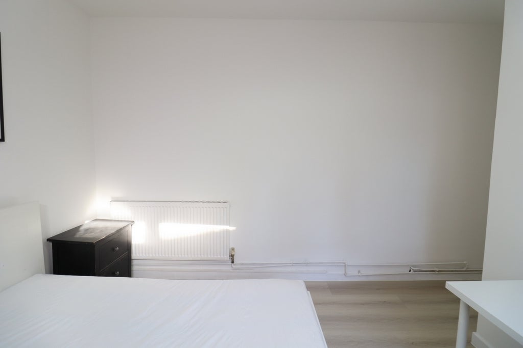 Room Globe Road in Greater London