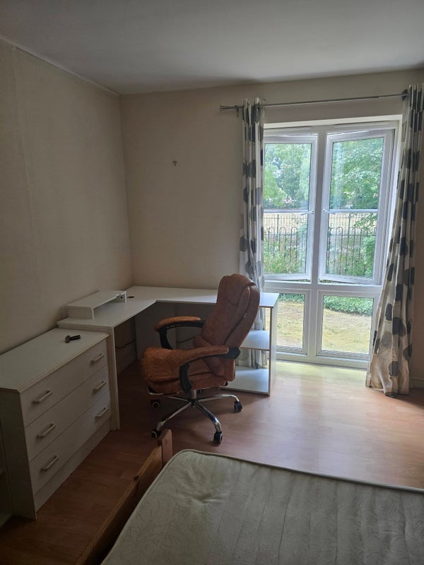 Room Clarence Road in Windsor