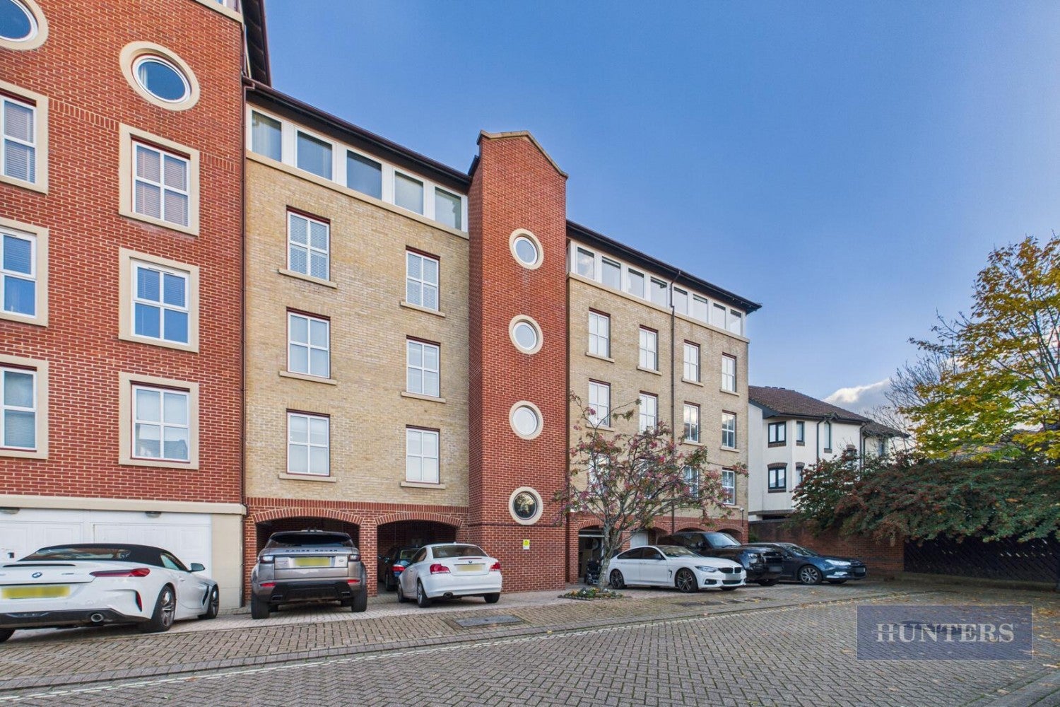Flat Andes Close in Southampton