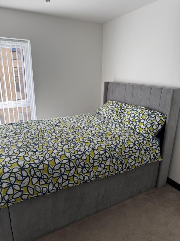 Room Edinburgh Gate in Harlow