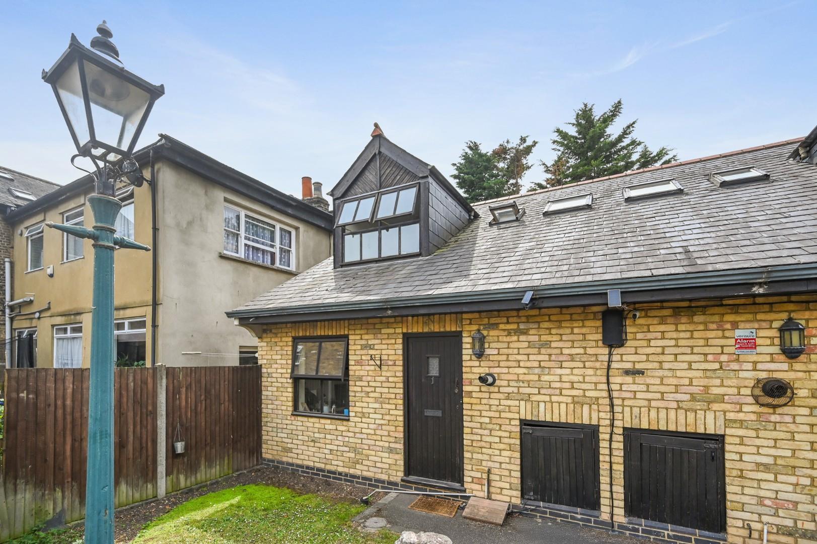 House Avenue Road in Greater London