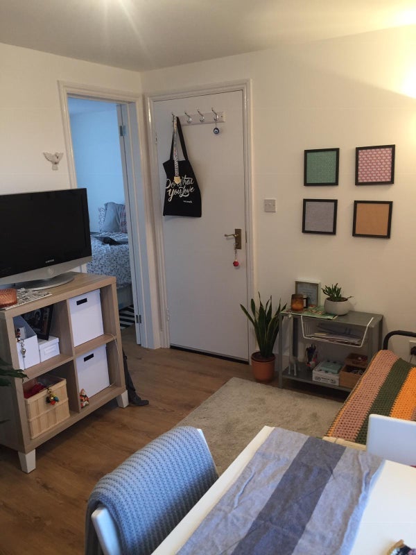 Flat Yeldham Road in Greater London