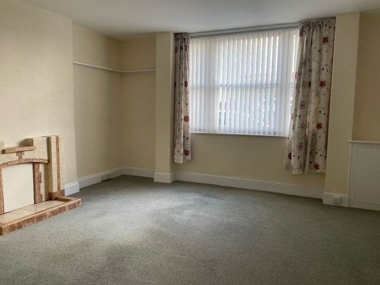 Flat Palace Avenue in Paignton