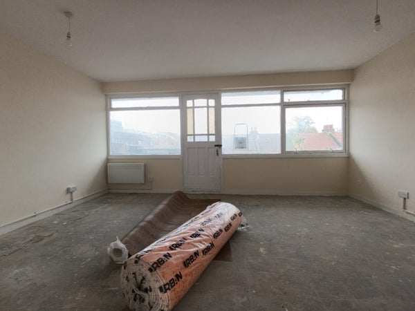 Flat Westbury Road in London
