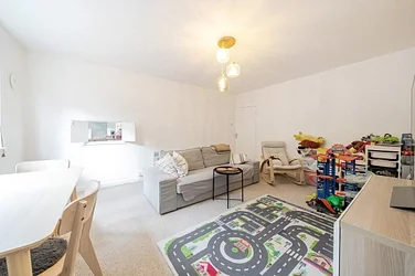 Flat Lambton Road in Greater London