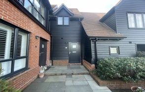Flat Barnards Field in Uttlesford