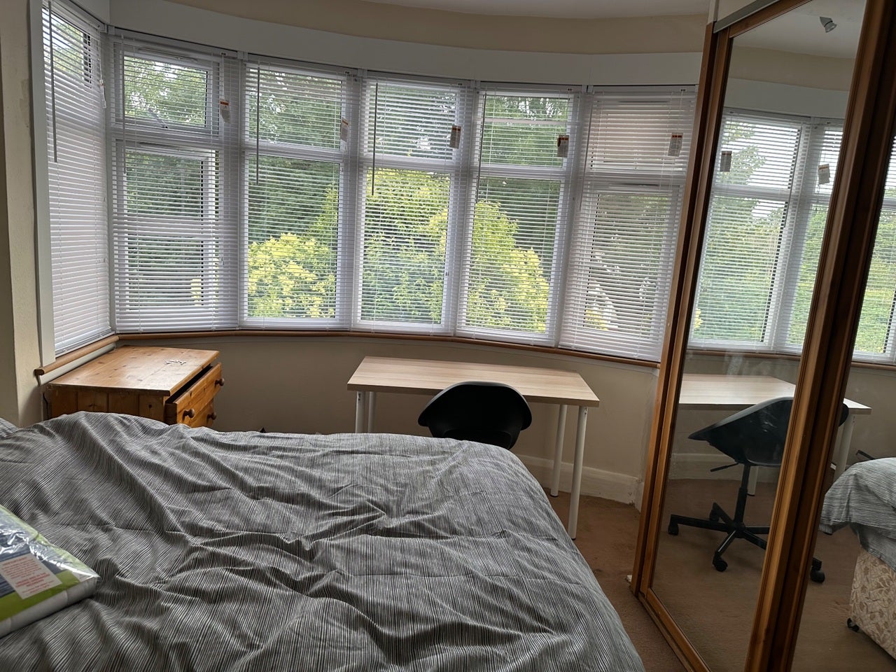 Room Morgan Avenue in Greater London