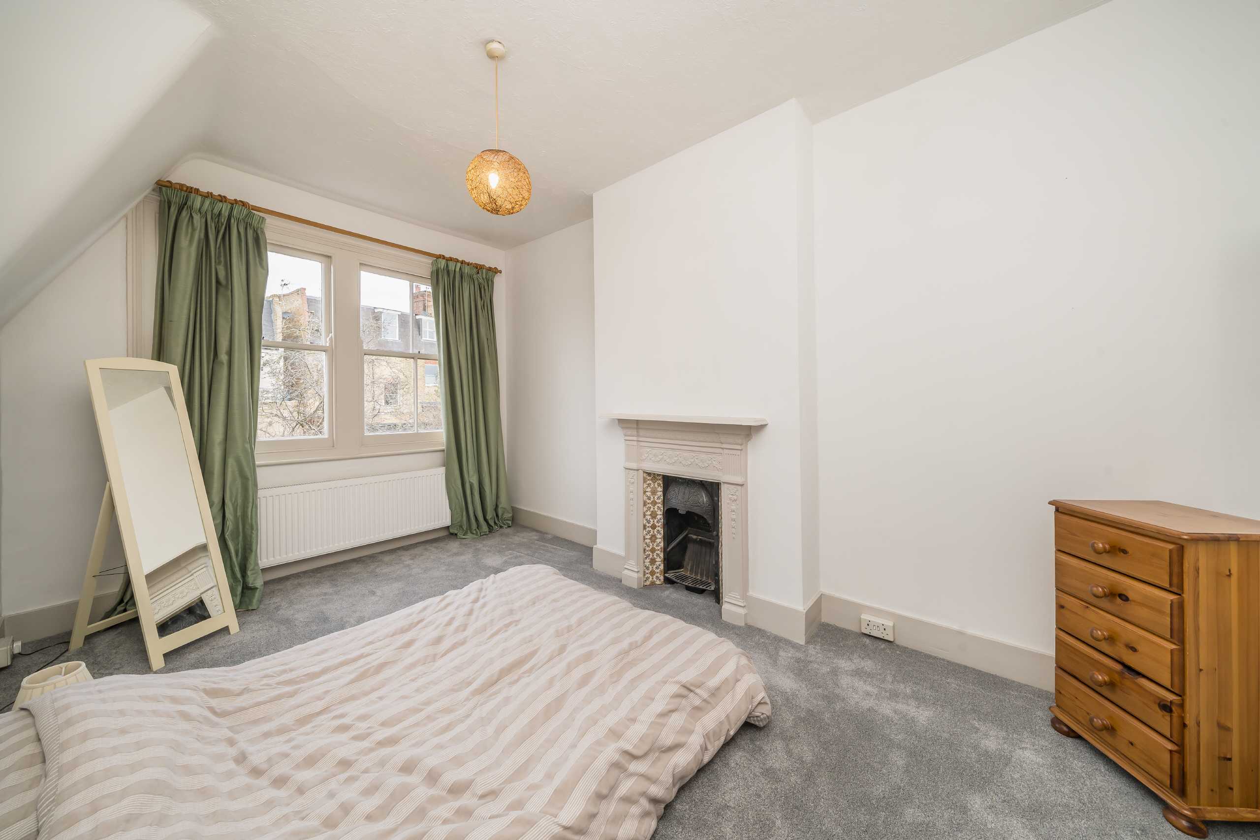 Flat Woodside in Greater London