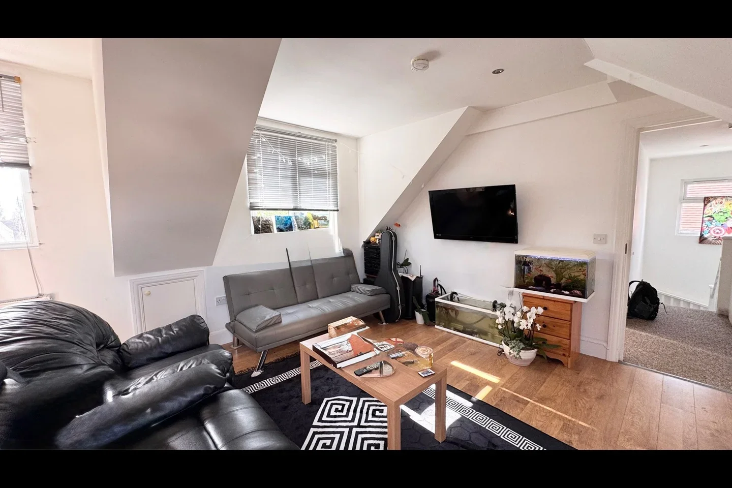Flat North Crescent in Greater London