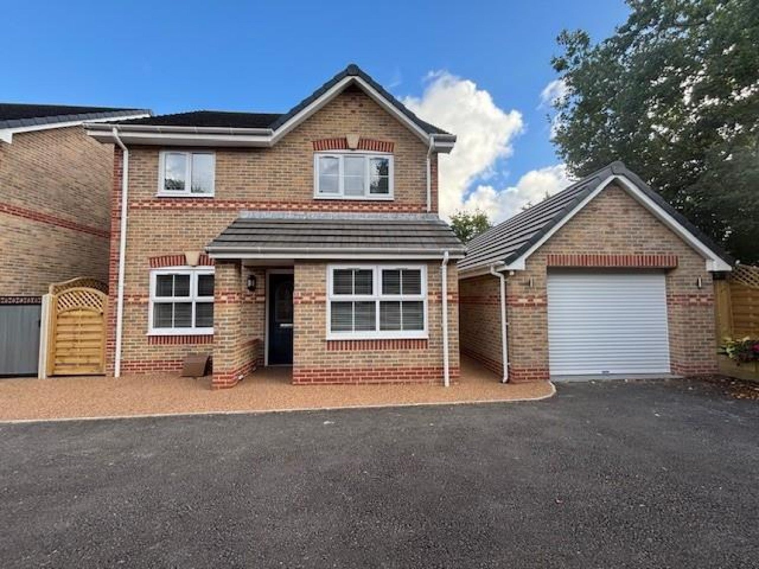 House Islawen Meadows in Pencoed