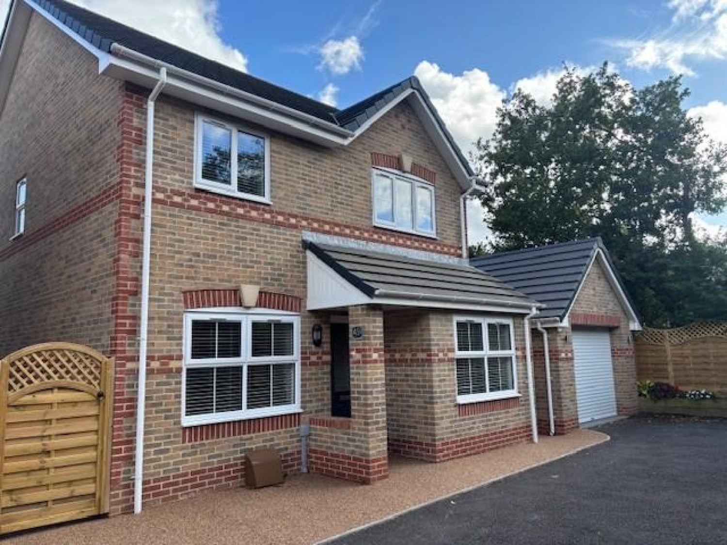 House Islawen Meadows in Pencoed