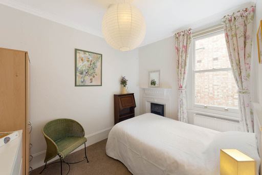 Room Fulham Park Gardens in Greater London
