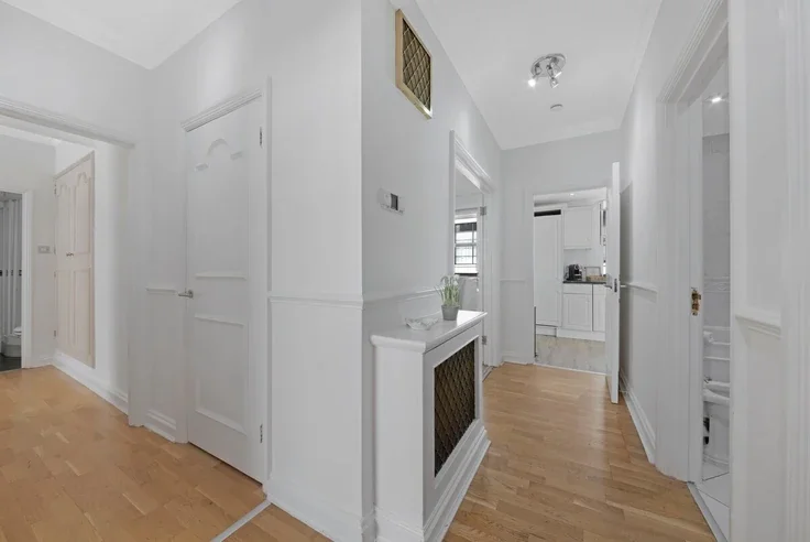 Flat Grosvenor Street in City of Westminster