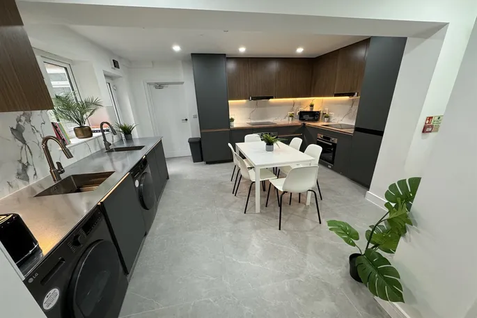 Room Chilwell Road in Nottingham