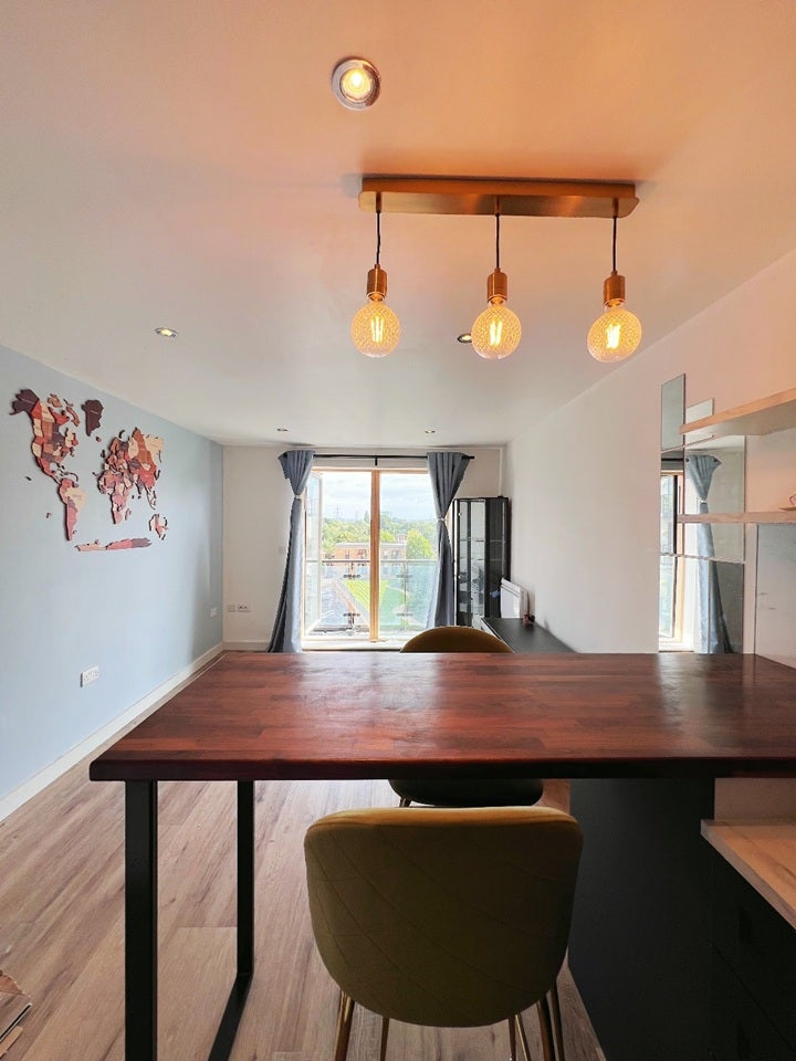 Flat Rectory Road in Greater London