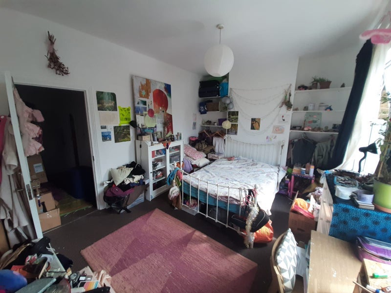 Room Millais Road in Greater London