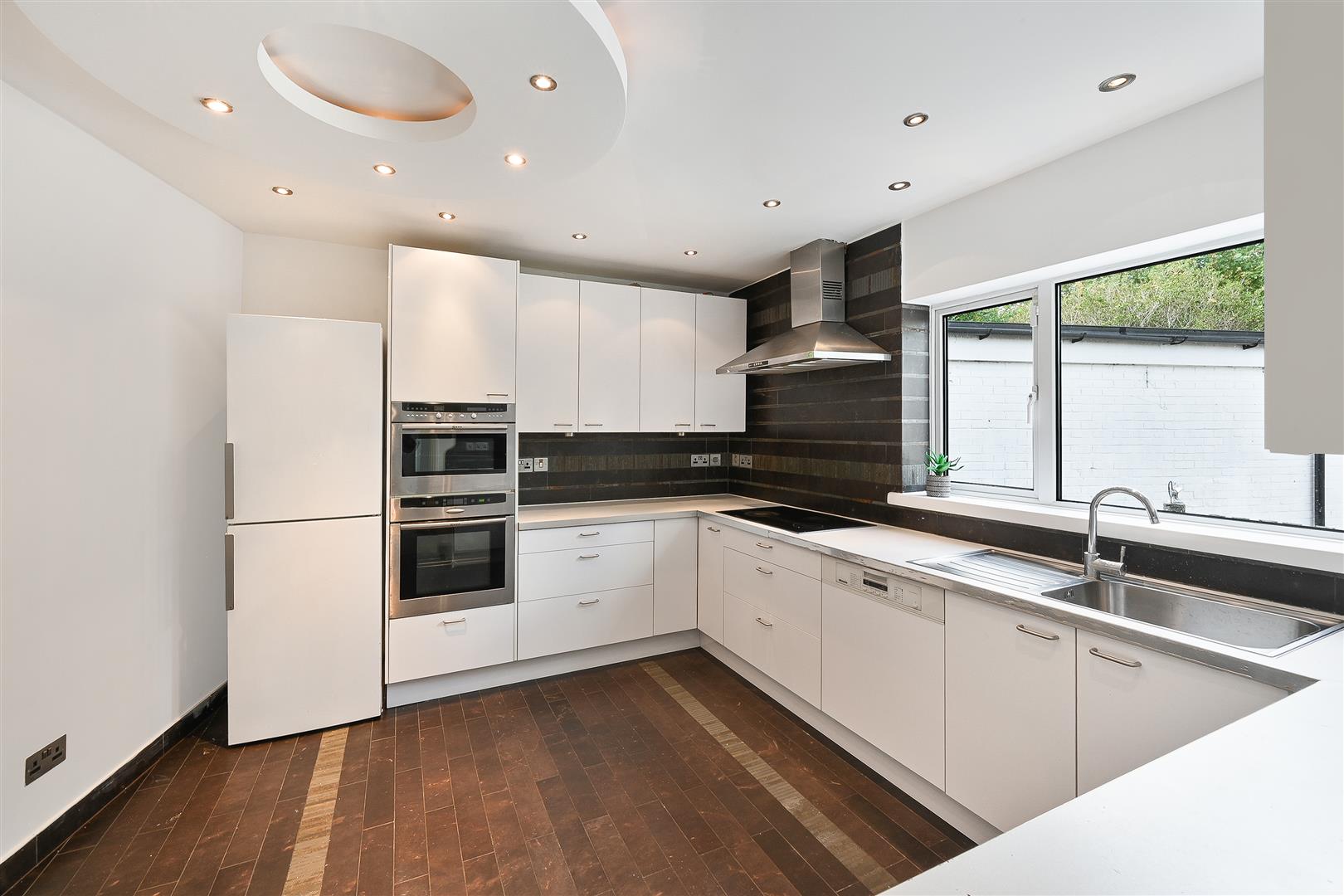 House Manor Road in Greater London