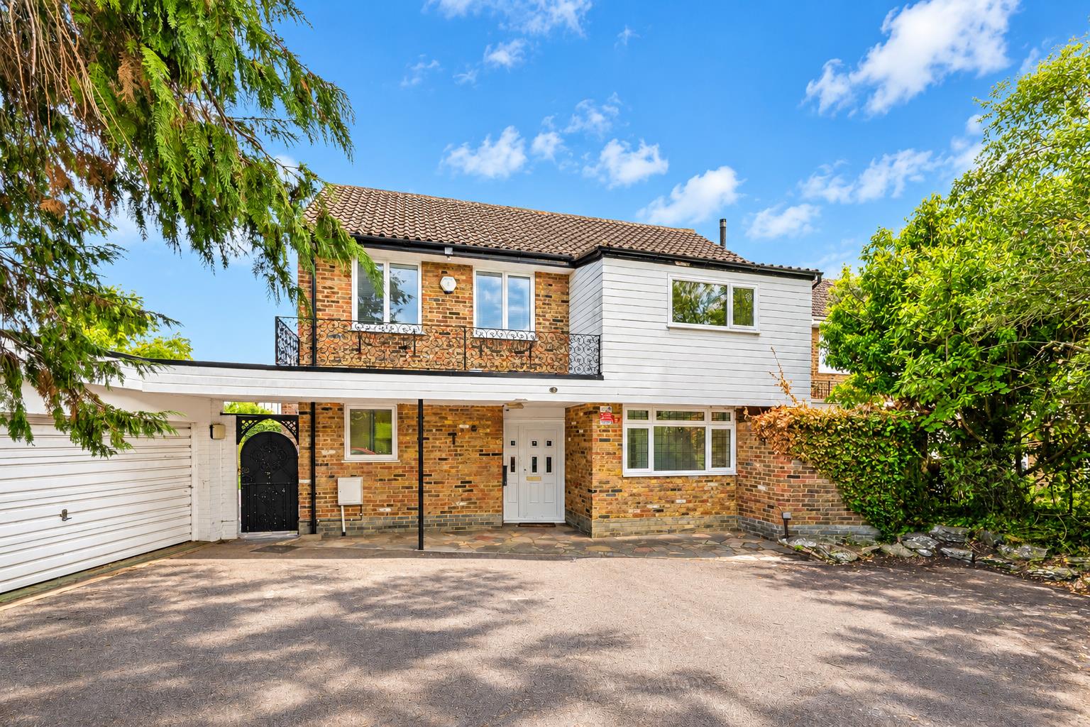 House Manor Road in Greater London