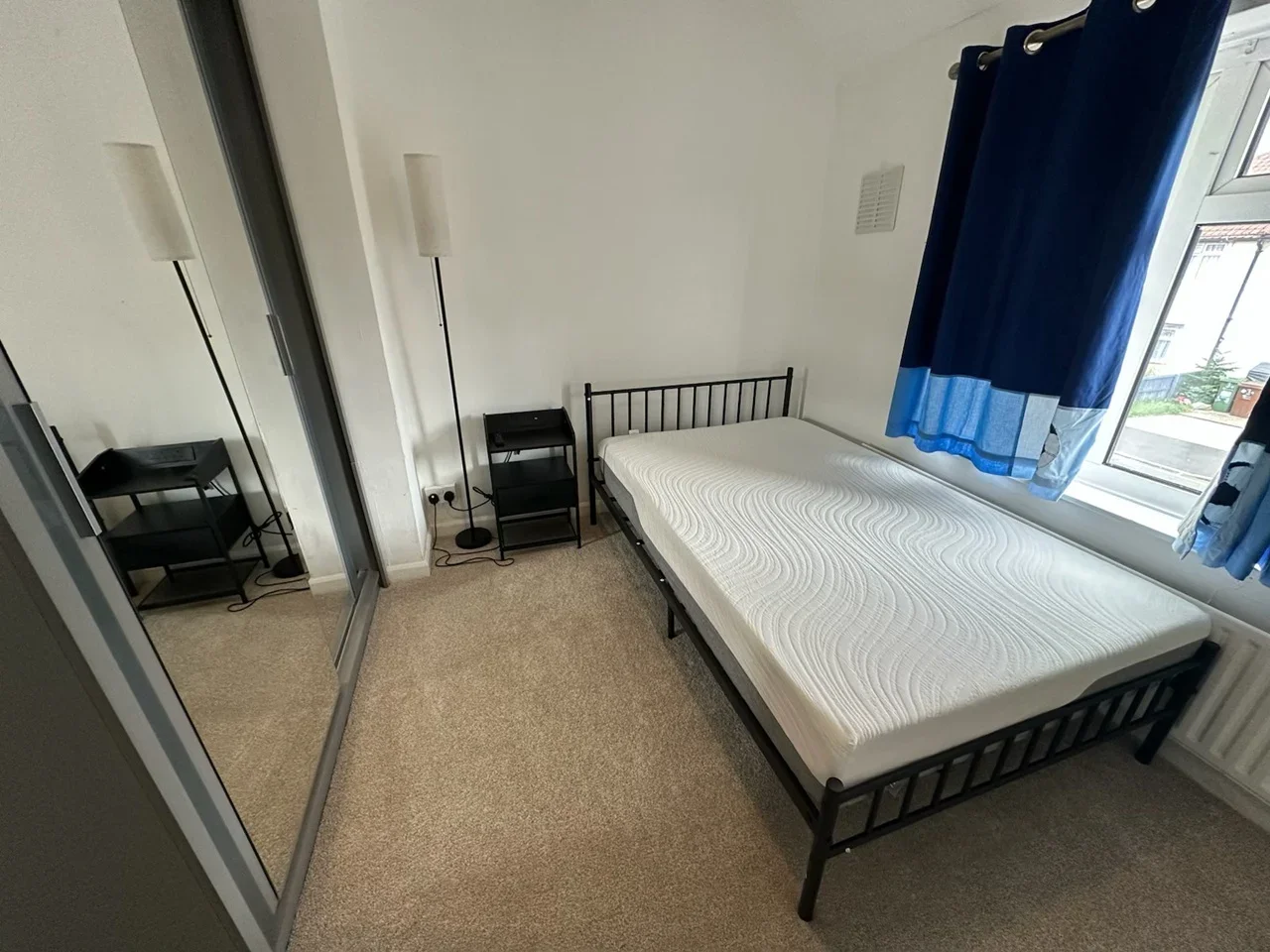 Room Bainbridge Road in Greater London