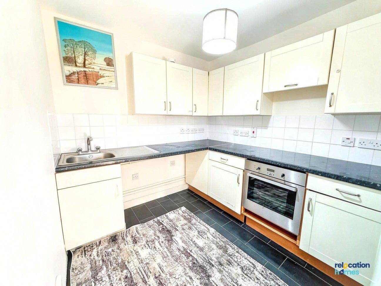 Flat Johnby Close in Greater London