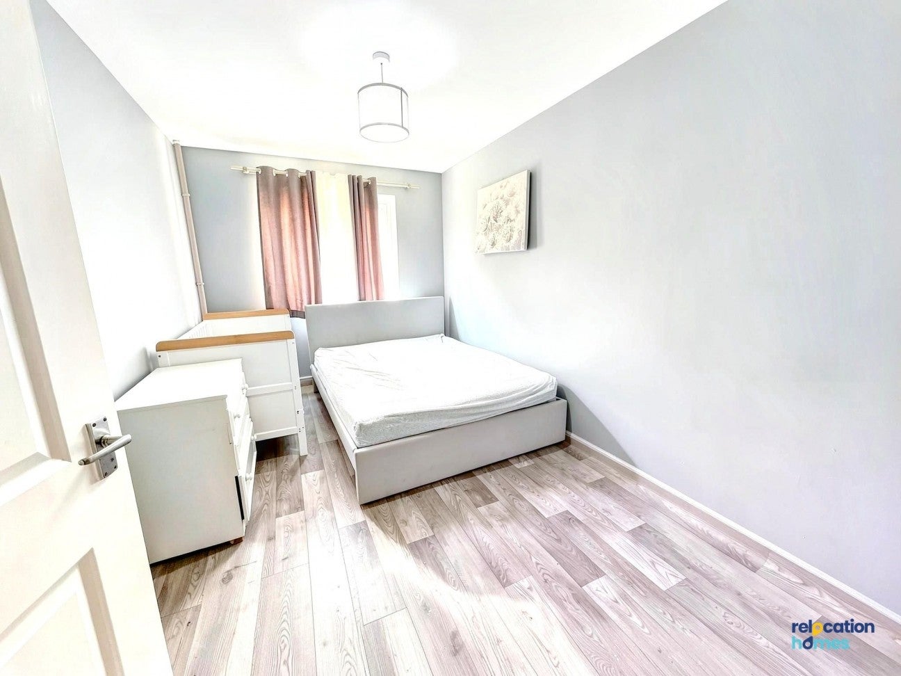 Flat Johnby Close in Greater London