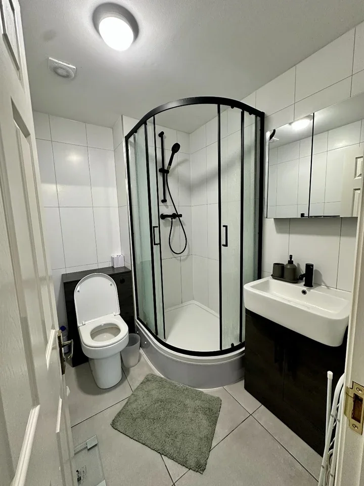 Room Stewart Street in Greater London