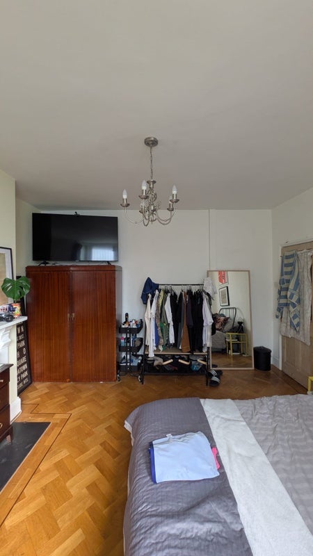 Room Albany Road in Bristol