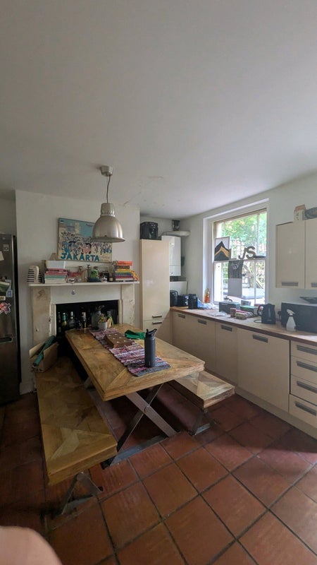Room Albany Road in Bristol