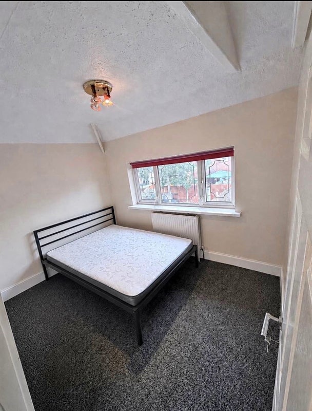 Room Frederick Road in Birmingham