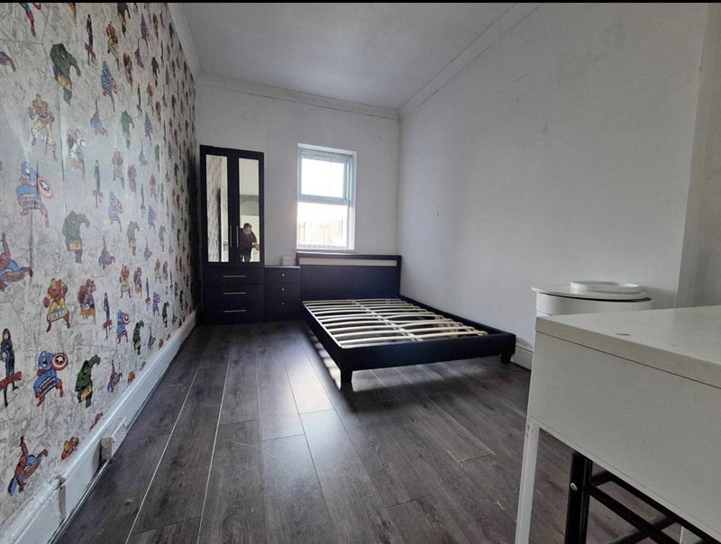 Room Frederick Road in Birmingham