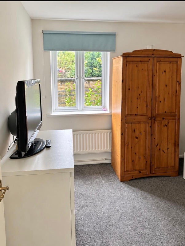 Room Rotherhithe New Road in Greater London