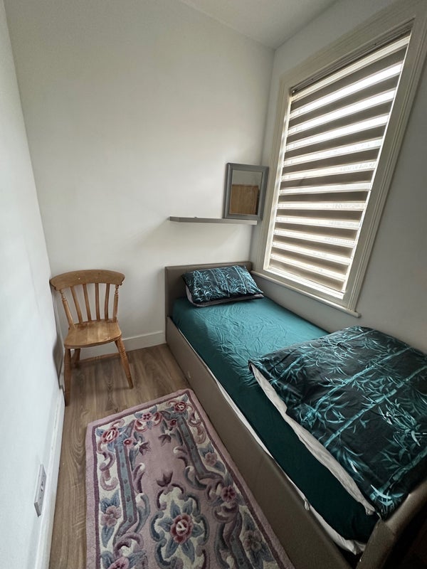Room Blandford Road in Greater London