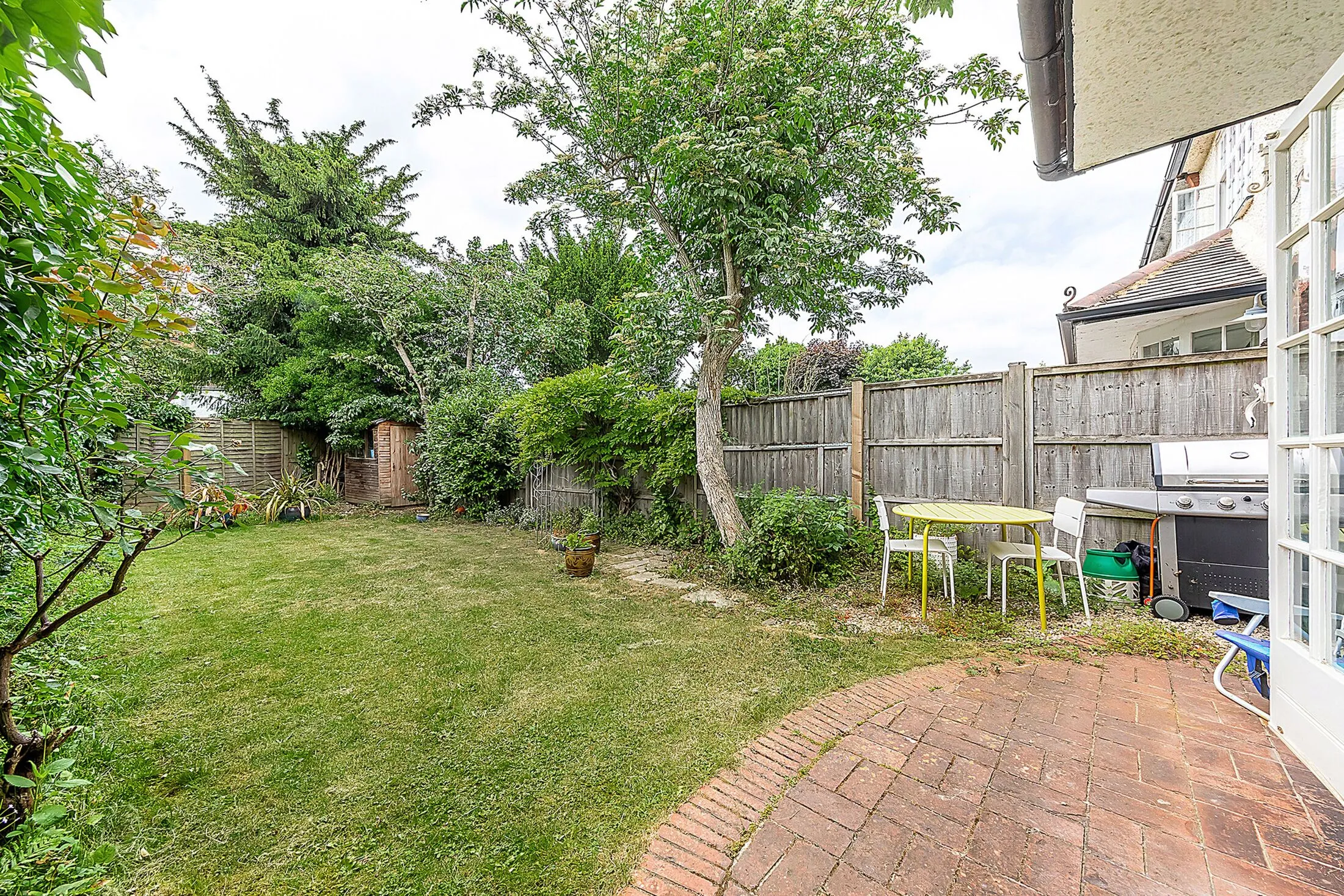 Flat Briarwood Road in Greater London