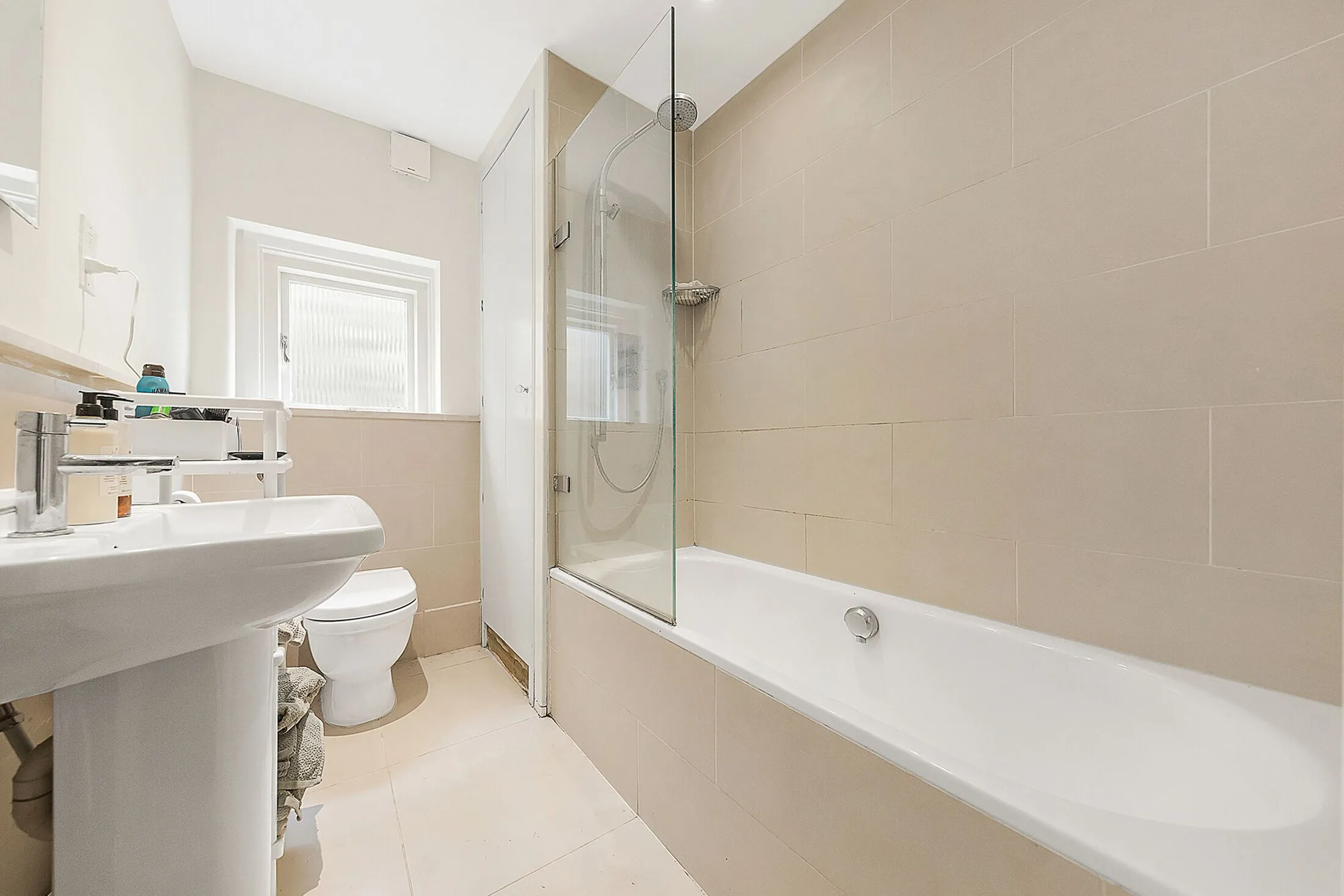 Flat Briarwood Road in Greater London